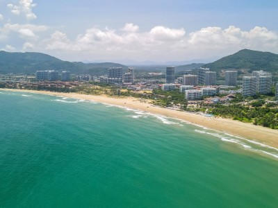 宁波万宁旅游：海滩与热带雨林，魅力对比